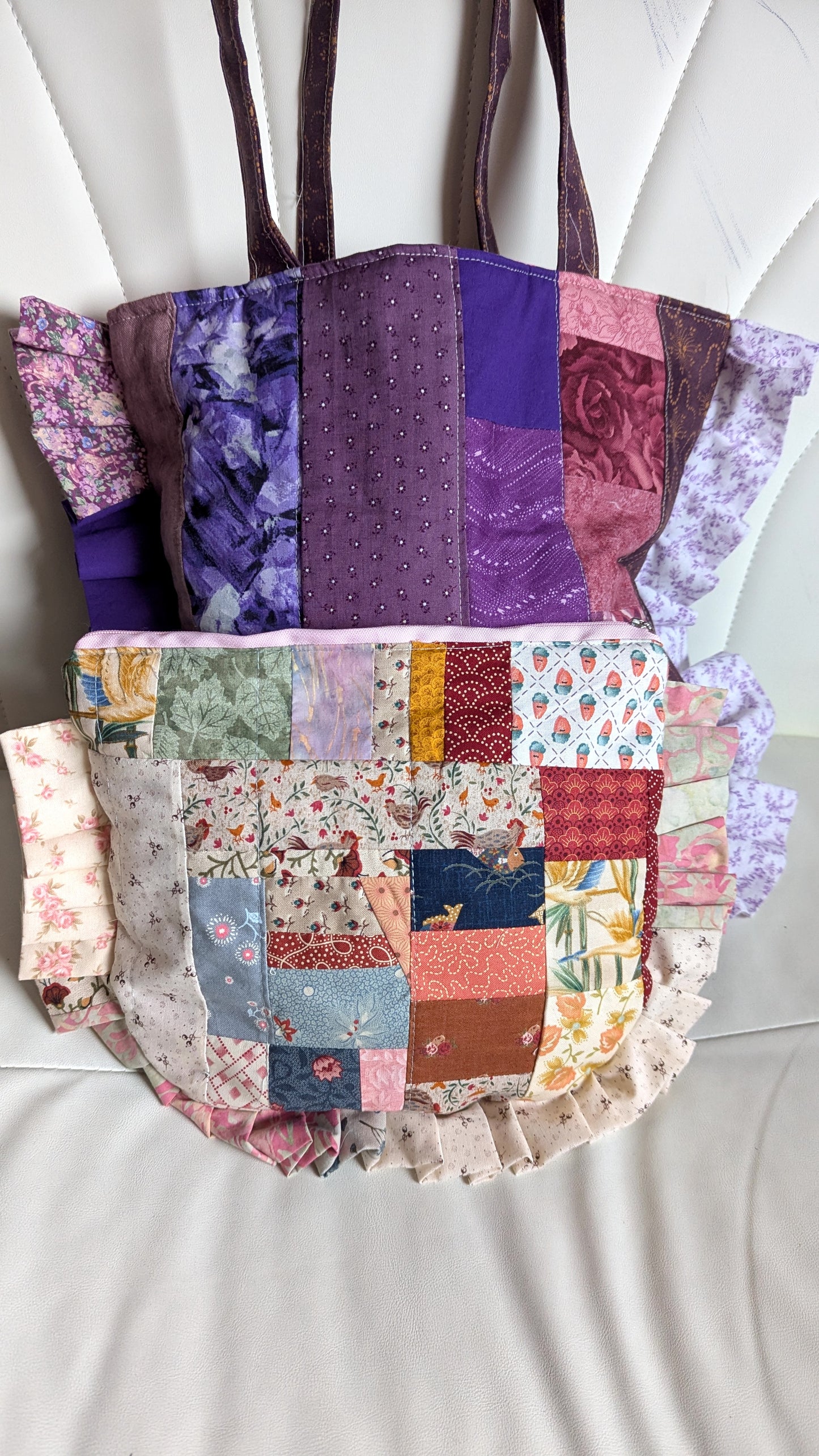 Ruffled quilted tote bag